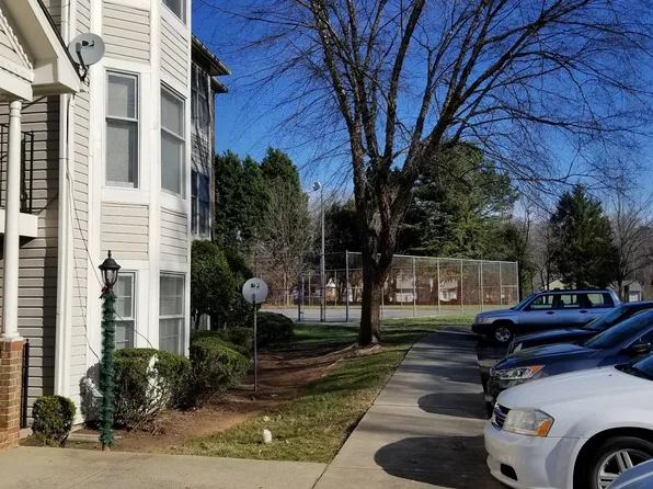 6219 Rosecroft Dr, Charlotte, NC 28215