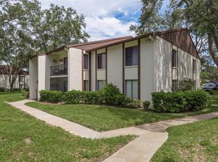 1700 Pine Ridge Way E #B2, Palm Harbor, FL 34684