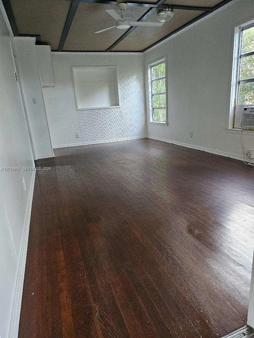Building Photo - 1217 N D St