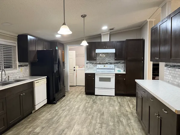 7029 Forbes Rd, Zephyrhills, FL