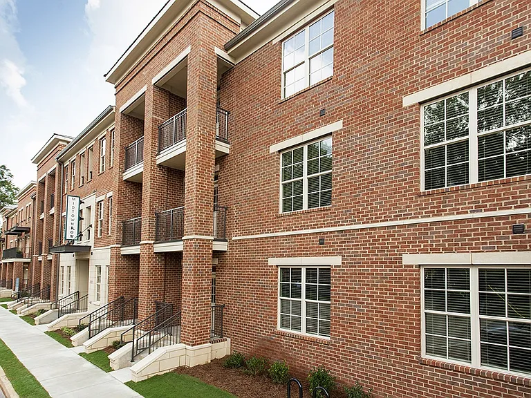 Midtown Row Apartments — Photo 24