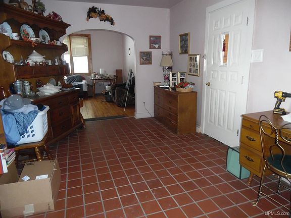 3rd image of 46 Stanton Ave