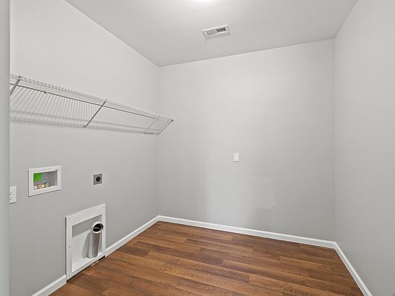3rd image of 29 Hidden Ct