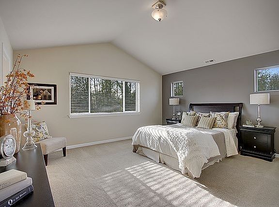 4th image of 3228 15th Way SE