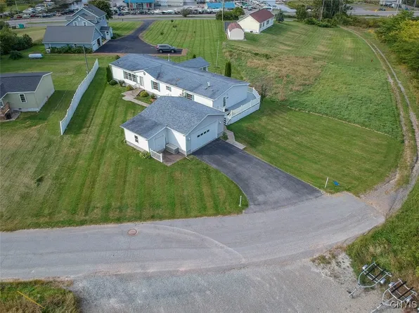 129 Cantwell Ter, Clayton, NY 13624