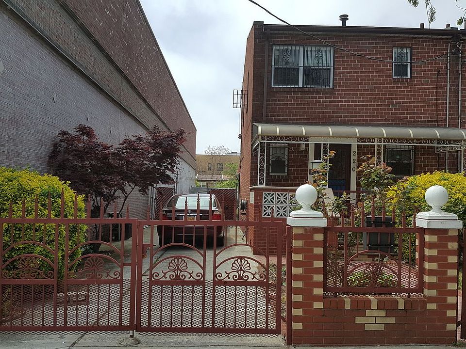 2nd image of 220 Bristol St