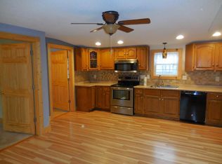 9 River St, Chester, VT 05143