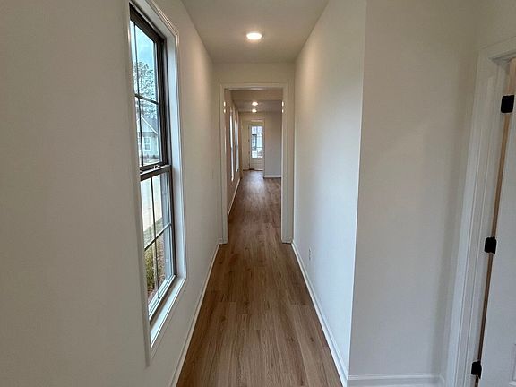 5th image of 131 Summer St