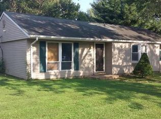 5305 Pine Ridge Dr, Godfrey, IL 62035