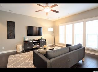 863 W Rontano Ct, Midvale, UT 84047