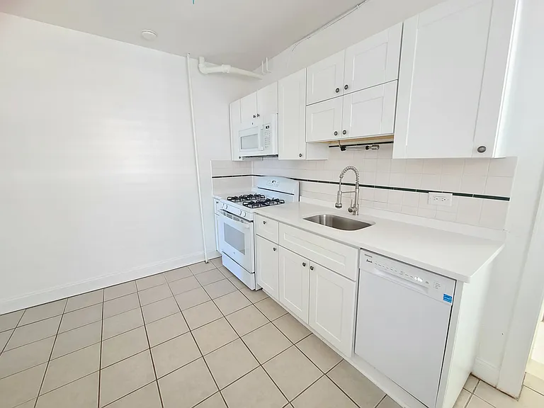 4109 South Blvd — Photo 7