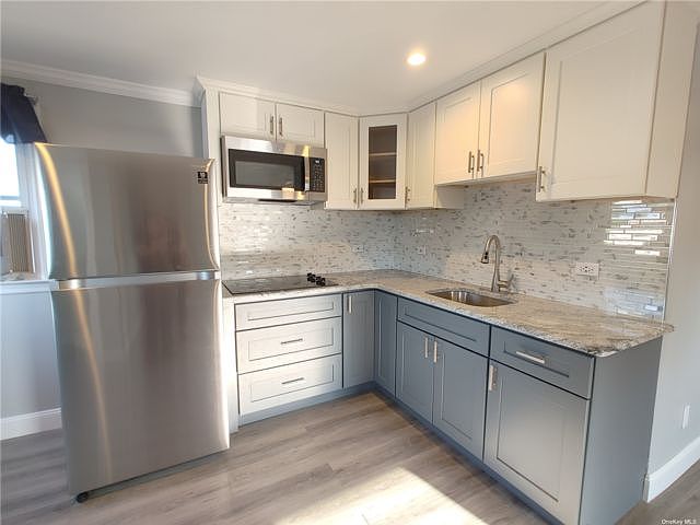 1st image of 1055 Sherman Dr Floor 2