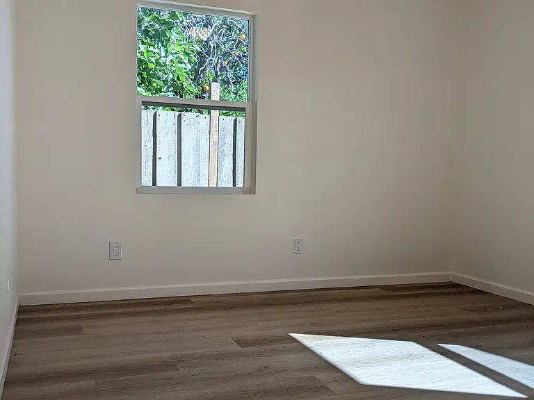442 Harlan St — Photo 8