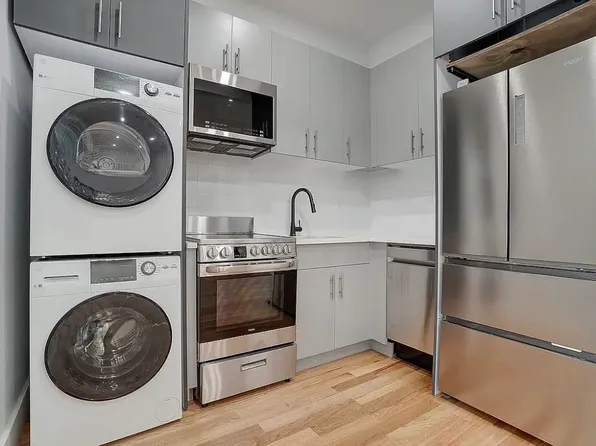 283 Graham Avenue image 1 of 14