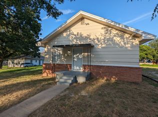 206 N Dubellette St, Weatherford, TX 76086