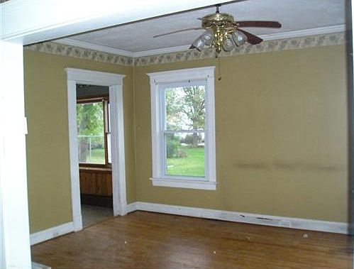 4th image of 21 E Mound St