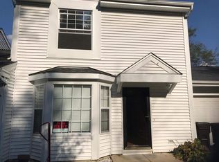 3332 Huntington Ln, Island Lake, IL 60042