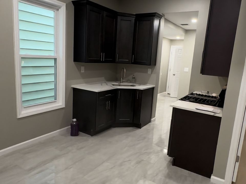1st image of 286 Summer Ave #1