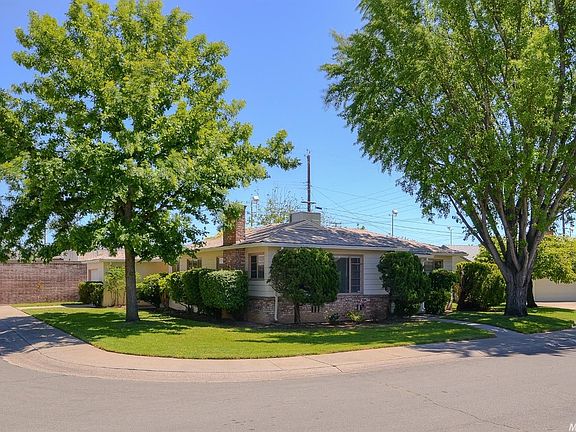 4th image of 1627 55th St