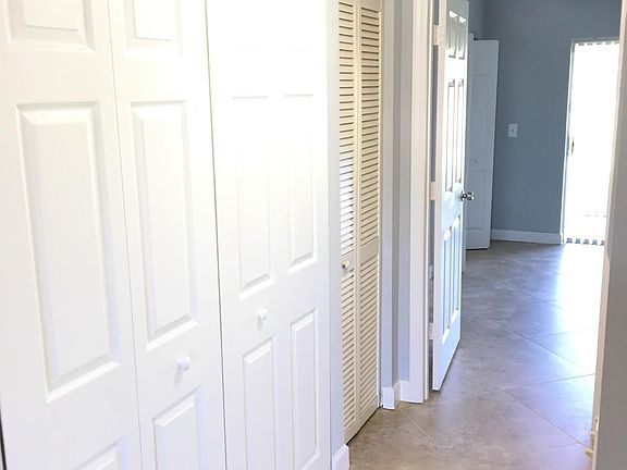 4th image of 1603 Meadows Cir W