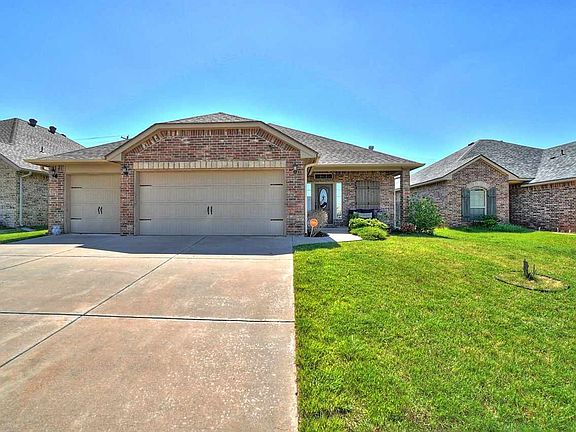 2nd image of 2107 SW Edinburough Dr