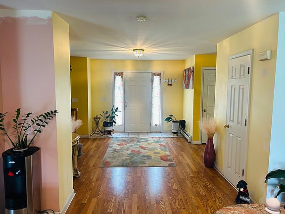 4th image of 8 Park Cir