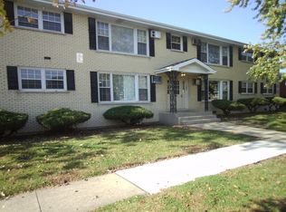 421 Kungs Way APT 1W, Joliet, IL 60435