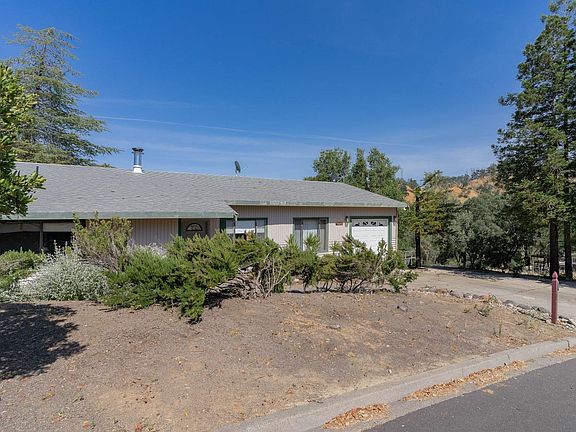 3rd image of 1366 Steele Canyon Road