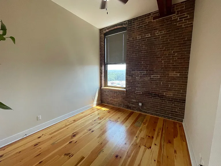 1 Bedroom 1 Bathroom Luxury Apartment in Cohoes — Photo 7