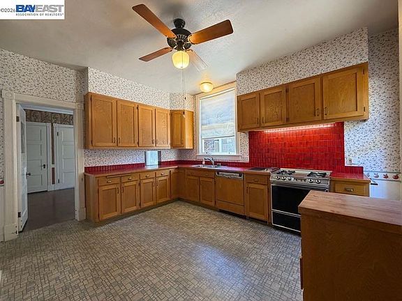 5th image of 1409 San Antonio Ave