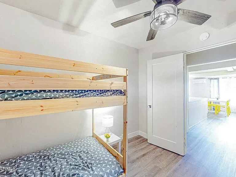 707 E University Dr #B — Photo 13