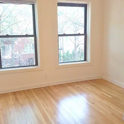 4th image of 901 W Agatite Ave #1STB