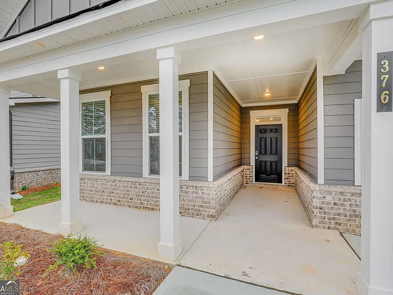 376 Caledonia Ct — Photo 4
