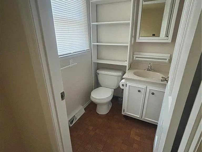 155 Lisa Ln — Photo 7