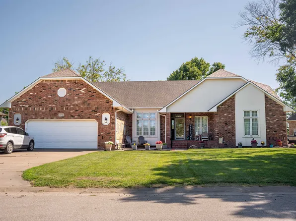 9 E Flanigan Dr, Augusta, KS 67010