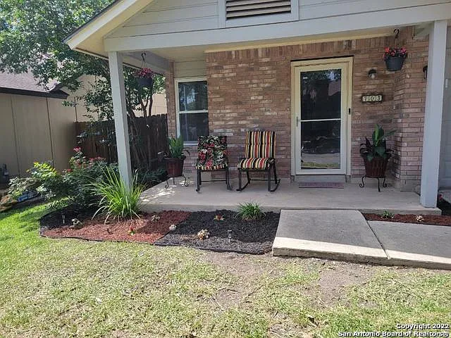 703 Meadow Frg — Photo 1