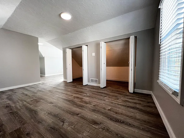 5043 N Barton Rd — Photo 3