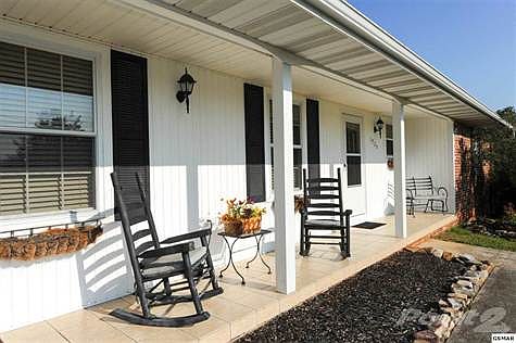 3rd image of 1725 Scenic Dr