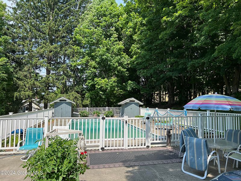 5th image of 7 Dayton Hill Road