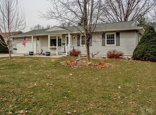 404 Newcastle Rd, Marshalltown, IA 50158