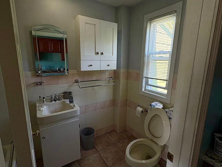 72 Pearl St #2 — Photo 16