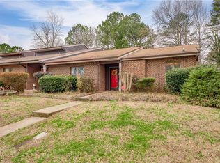 1451 Stoneleigh Cir, Stone Mountain, GA 30088