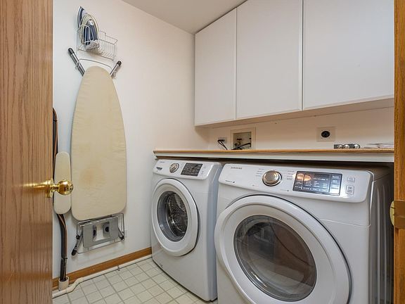 3rd image of 372 S Jewel Ct