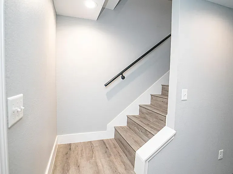 River Oaks Apartments — Photo 11