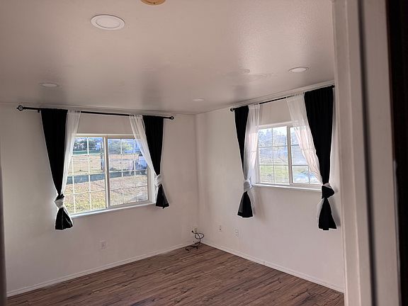 3rd image of 408 16th Ave E #3