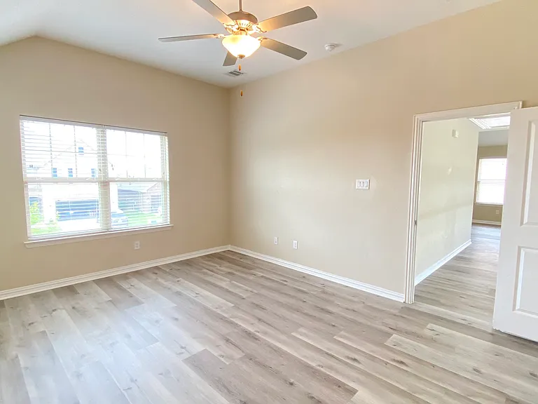 6224 Heron Dr — Photo 9