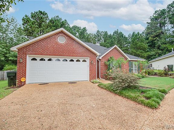 4th image of 6390 Woodmere Dr