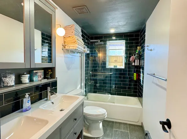 6008 Beach Front Road image 13 of 29