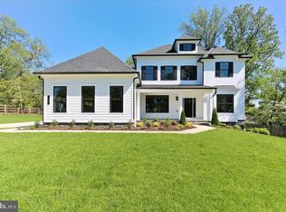 7604 Glennon Dr, Bethesda, MD 20817