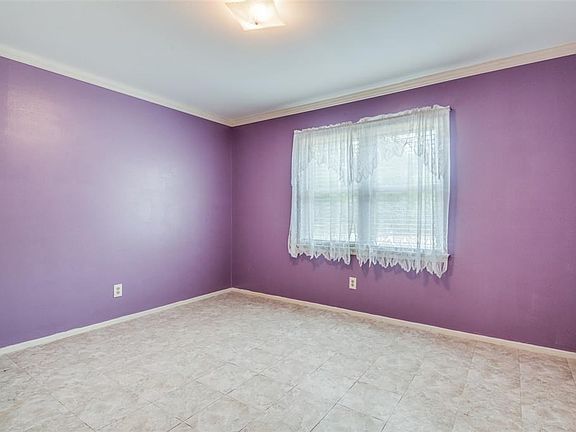 2nd image of 810 Collin Dr